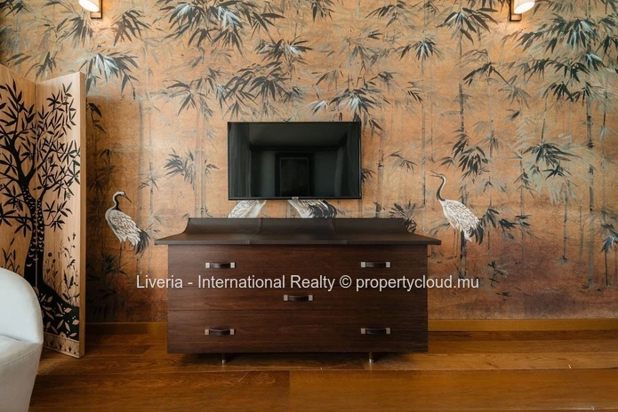 Beachfront Penthouse Living with Open Sea Outlooks