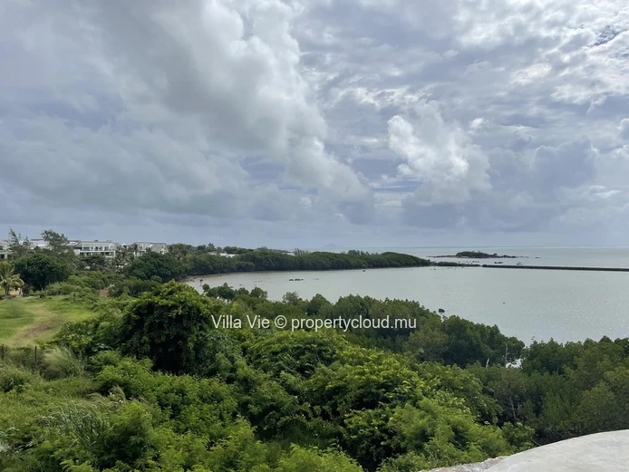 Haute Rive - Magnificent 4 bedroom penthouse on the beachfront