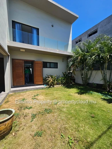 4 bedrooms villa