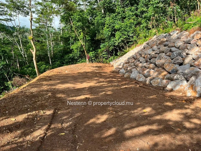 Exceptional plot of land – A peaceful retreat surrounded by nature
