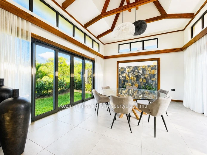 Contemporary Single-Story Villas With A Balinese Spirit
