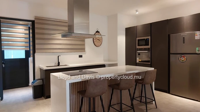 Modern Ground-Floor Apartment with Plunge Pool