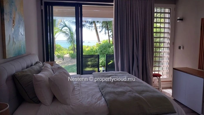 Appartement en bord de mer de 3 chambres avec jardin privé et accès direct à la plage