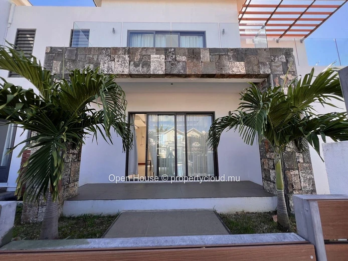 Architect-designed villa in Mon Choisy, featuring 4 bedrooms, 3 bathrooms, 1 office, and a swimming pool.