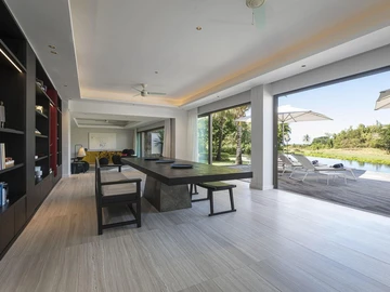5 Bedroom Villa