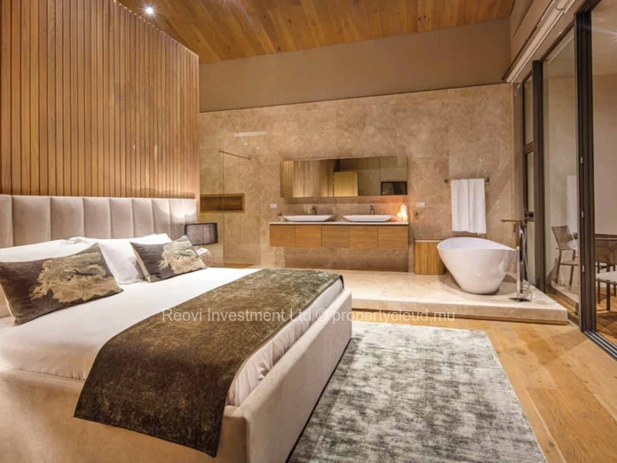 One of a Kind Luxury 5 Bedrooms Villa