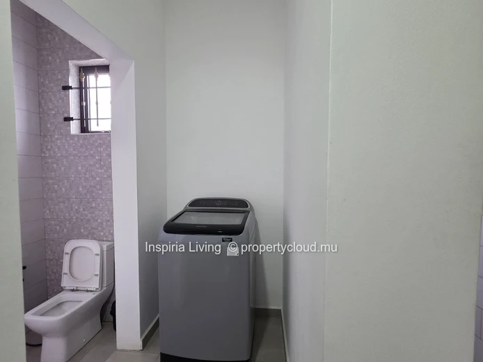 Modern 4-Bedroom House with Garage, Balcony & Open Kitchen