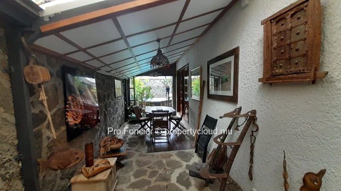 Maisons à vendre à Pointe Aux Canonniers - Deux biens indépendantes avec piscine