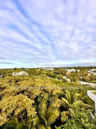 À Vendre : Appartement/Penthouse 2 Chambres – Le Savoy, Pointe aux Canonniers