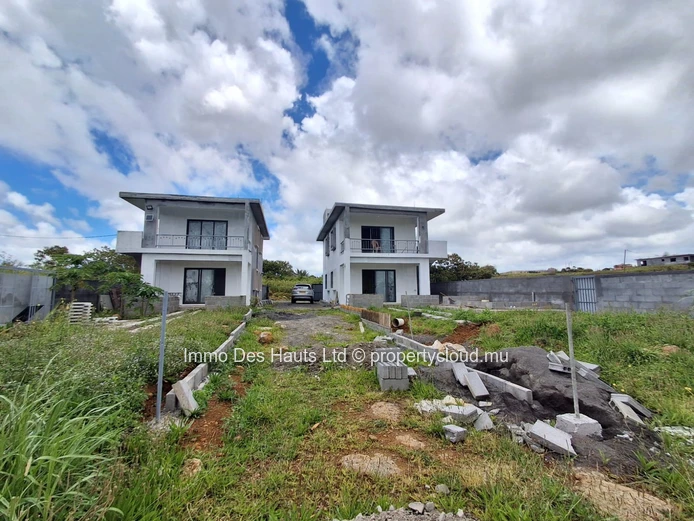 Nouveau projet résidentiel de 4 studios à vendre à New Grove