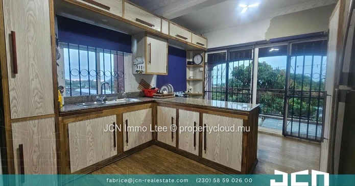 2 Maisons sur un terrain de 17 perches à vendre à Floréal (Curepipe)