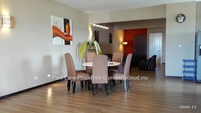Bel appartement de 3 Chambres avec terrasse dans un complexe résidentiel sécurisé à Rose Hill