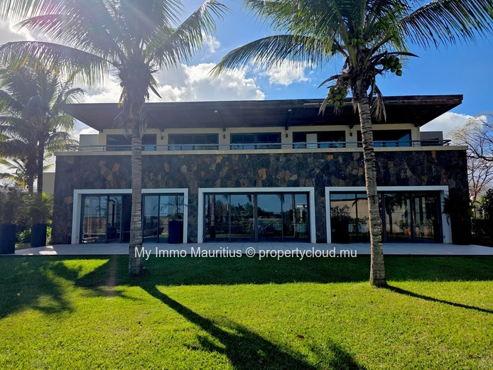 Exclusive Club House with Restaurant, Offices and Leisure Facilities – Balaclava