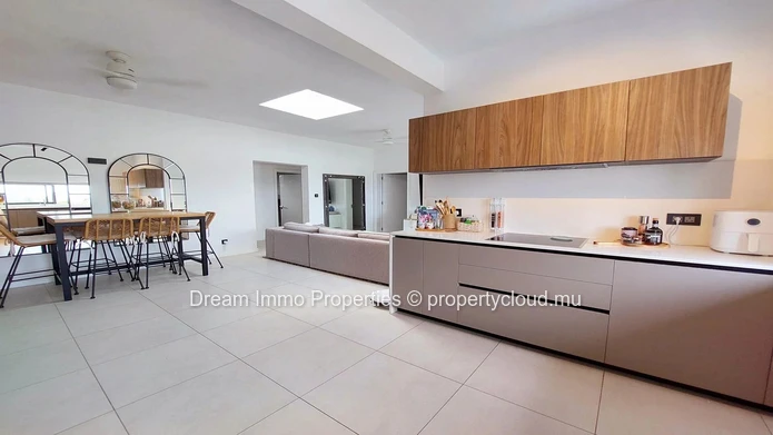 Price Drop! Stunning Mountain And Sea Views! Penthouse With Private Rooftop In Tamarin – Mauritius