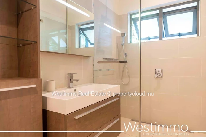 3-bedroom furnished apartment with terrace for rent in Mauritius