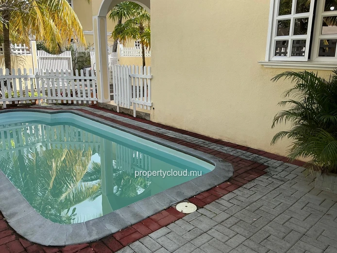 FOR RENT in Pereybere, 3-bedroom house with swimming pool, in a secure residence