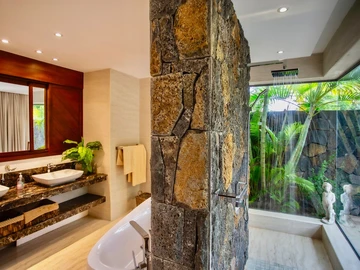 8 Bedroom Villa