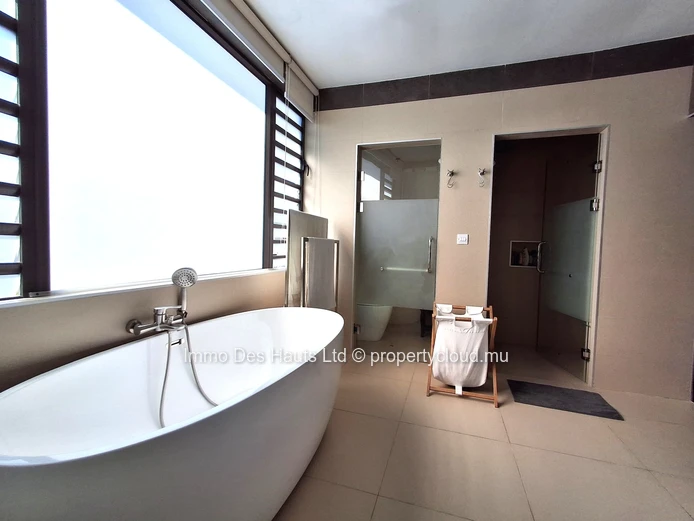 Appartement de 4 chambres meublé en vente Curepipe 