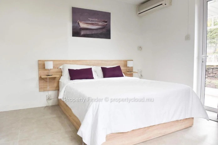 Estate Villa with Airbnb Guest Suites, Squash Courts & Sea Views - For sale - Tamarin