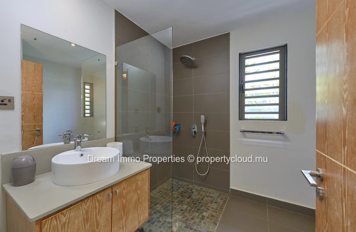 Splendid 3-Bedroom Villa Close To The Beach In Grand Baie – Mauritius