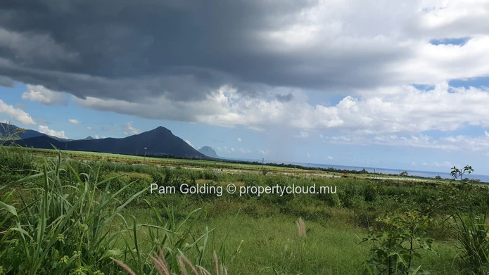 Serviced Plots for Sale in Magenta Parkside, Flic en Flac – Gated Estate with Stunning Views.