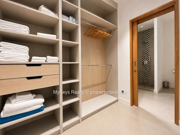 Exceptional 5-Bedroom Villa for Rent - Tamarin
