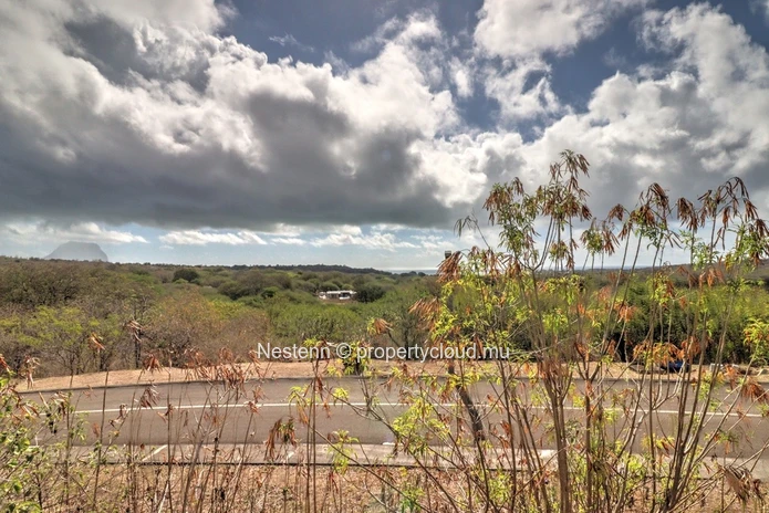 Beautiful residential plot of 2157 m2 offering sea 