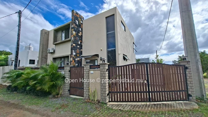 3-bedroom villa with private pool for rent in Péreybère - 