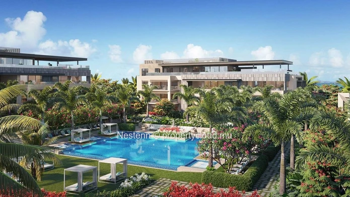3-bedroom apartment in a prestigious estate with golf course, a short walk from the beach and shops.