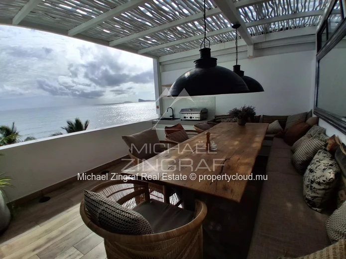 Penthouse d’Exception Pieds dans l’Eau à Pointe aux Canonniers