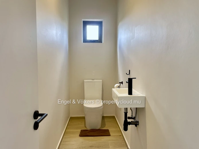 Modern Living in Mont Choisy – 3-Bedroom Villa with Pool