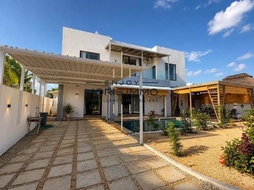 4 Bedroom Villa