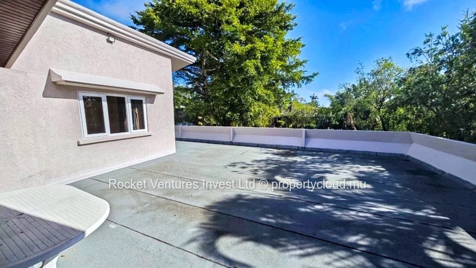 Villa élégante avec 4 chambres à louer et à vendre, Floréal – Centre