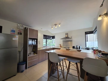 7 Bedroom Apartment