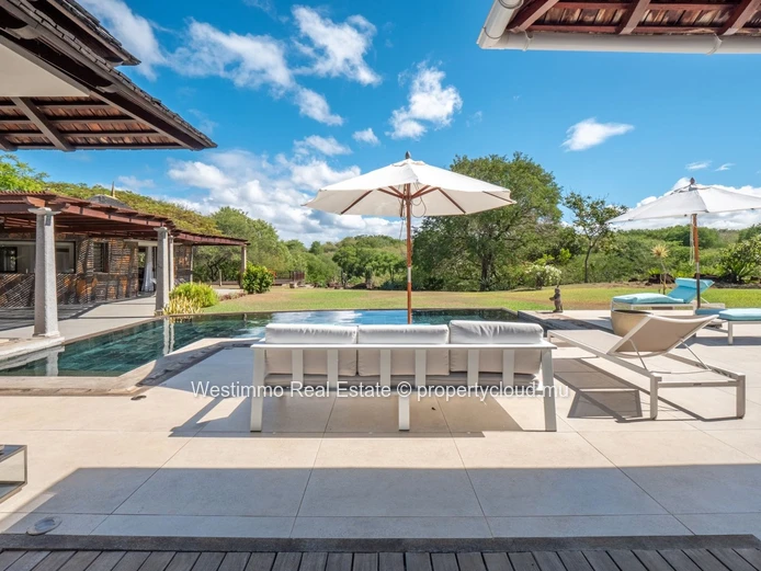 Villa de prestige 5 chambres sur un domaine golfique à Tamarin
