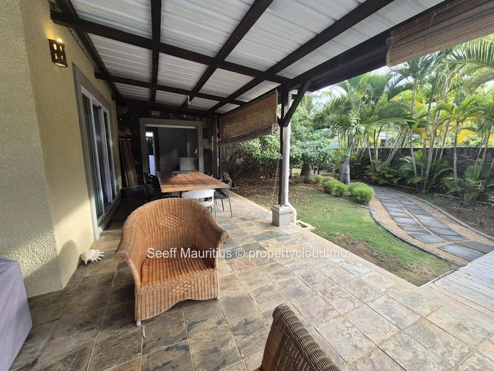 Charming Family Villa Near Azuri