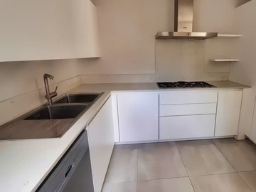 5 Bedroom Villa