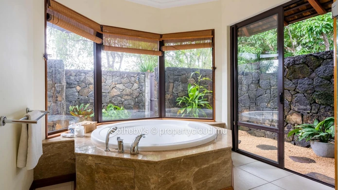 Villa Fairway Garden - Tamarina