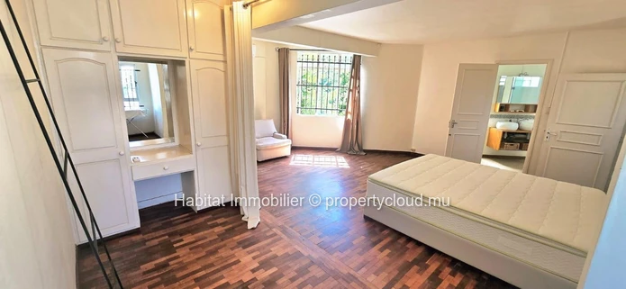 A louer : Maison de type townhouse, meublée et équipée de 118 m² à Bain Boeuf