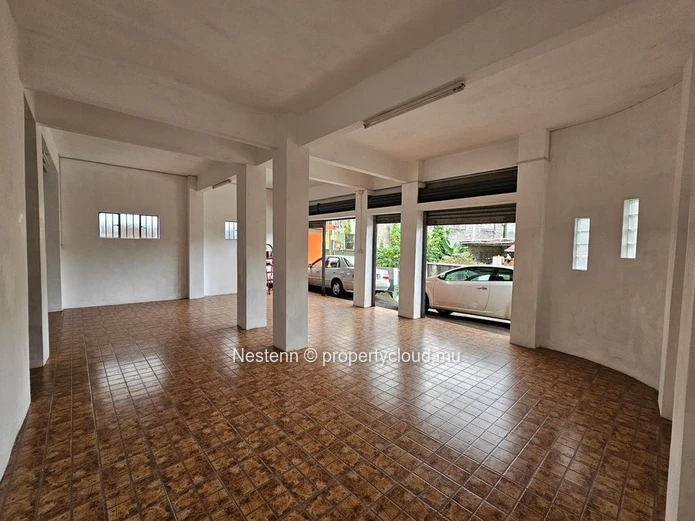 Commercial property of 80m2