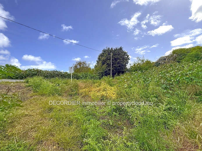 Residential plot for sale in The Vale – A Unique Opportunity!