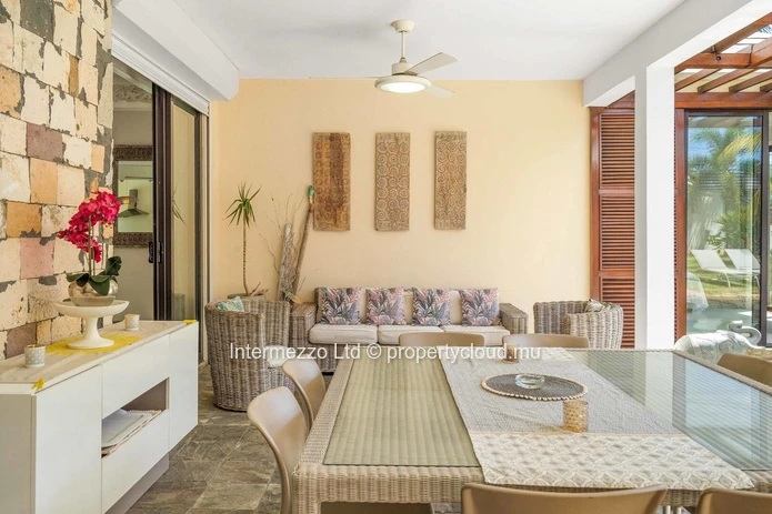 Élégante Villa avec Piscine, Jardin et Terrasse Couverte à Pereybere – Résidence Privée Sécurisée (RES)