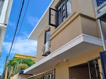Secured 6 bedroom house for sale in Moka