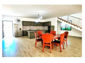 4 Bedroom Villa