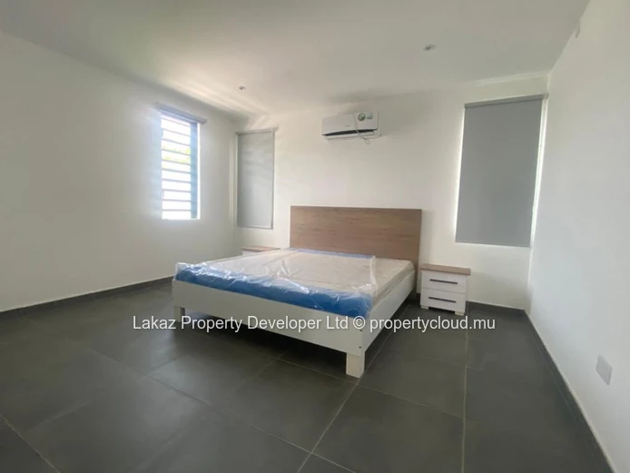 4-bedroom house with swimming pool for rent in Pointe aux Canonniers.