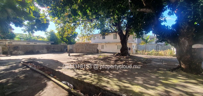 Terrain Résidentiel & Commercial 21 Perches à Vendre – Beau Séjour, Quatre-Bornes 