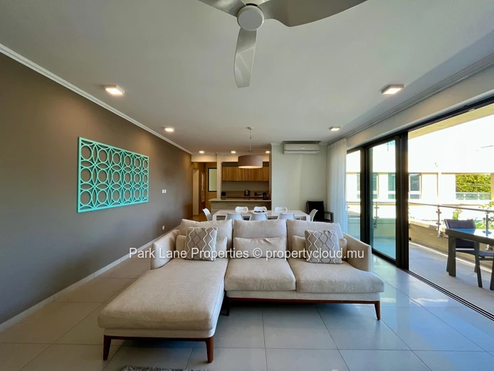 RES apartment with access to the beach