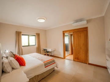 5 Bedroom Villa