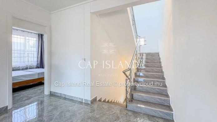 À Vendre – Deux Superbes Duplex au Cœur de Grand Baie