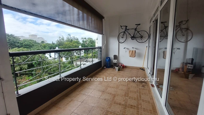 Appartement de 3 chambres à vendre à Vieux Quatre Bornes à Rs